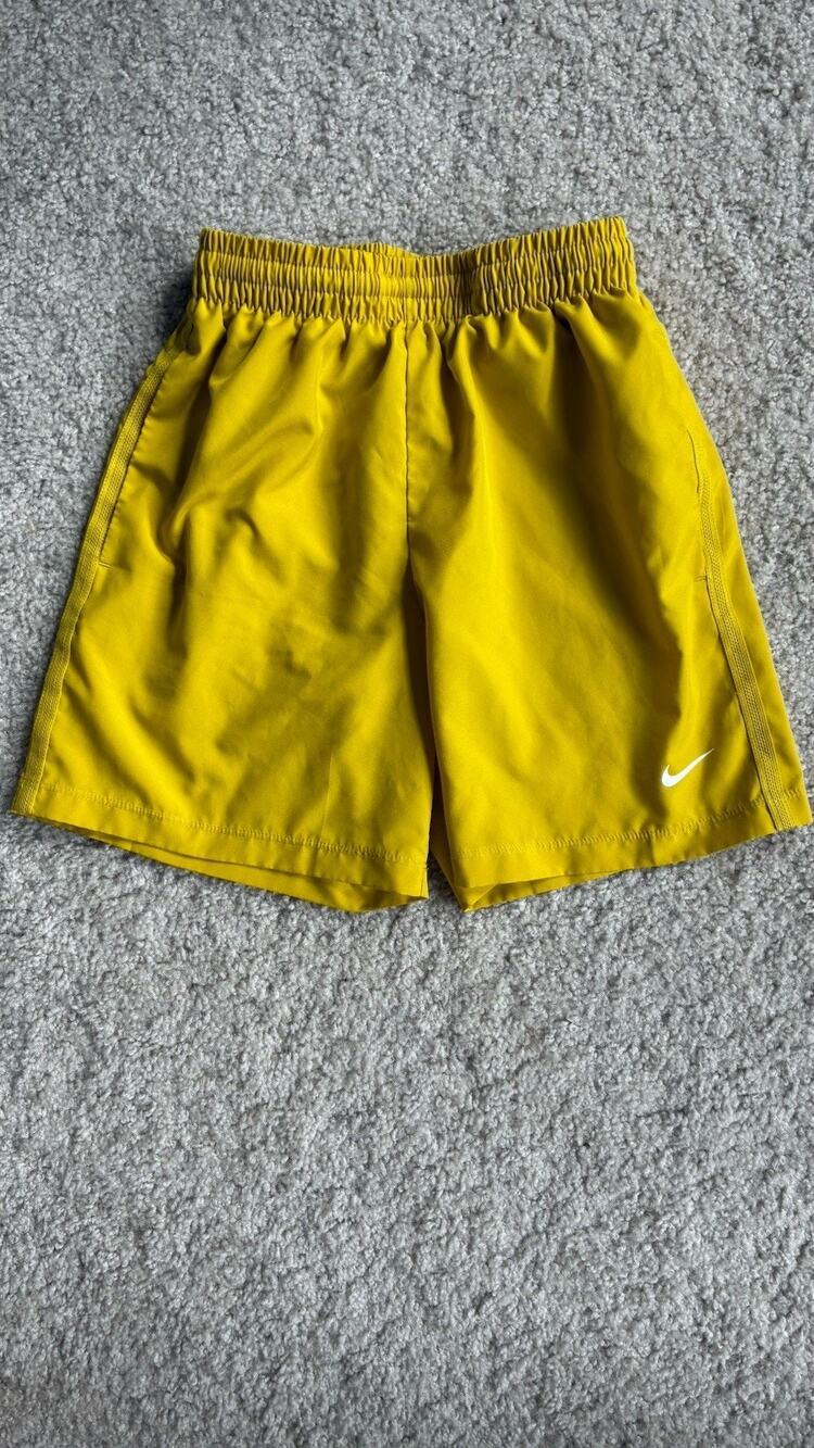 Nike Training DX5382-709 Kids' Small Dri-FIT Multi Woven Shorts, Yellow